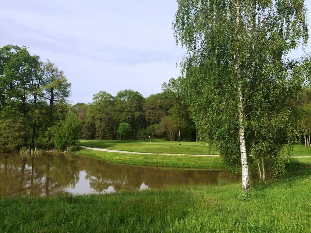 Domaine Et Golf Du Roncemay Hotel Chassy  Exterior photo